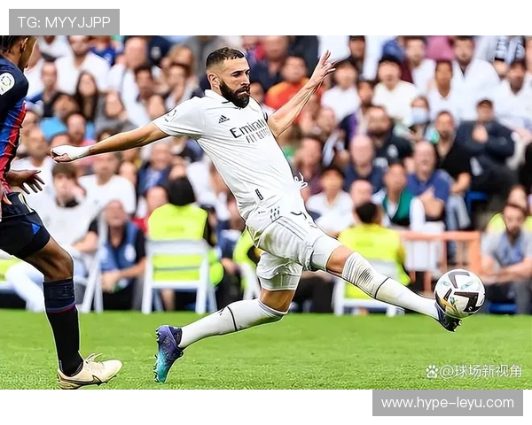 凯恩与本泽马：全能前锋战术角色与技术全面性对比分析