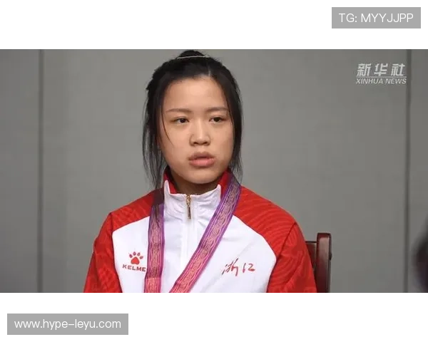 杨倩训练完顺手拿个奥运金牌，回家还能给爸妈做顿饭