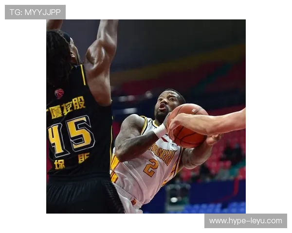 斯蒂芬·卡斯尔无球跑动创造机会助队提升团队进攻效率