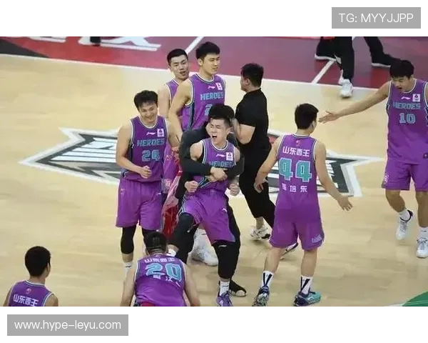 卡斯尔三分效率提升明显，拉开球队外线火力差距