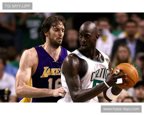 保罗·皮尔斯关键时刻单打效率显著提升拉开胜负差距