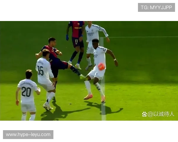 手球界定关键：是否故意触球及手臂位置是否扩大防守面积